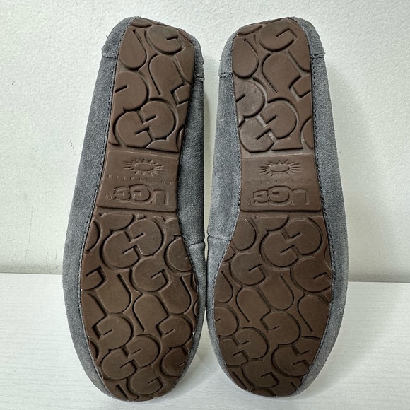 UGG Women’s Lizzy Mocassin Slip On Shoes Size 7 - Picture 7 of 12